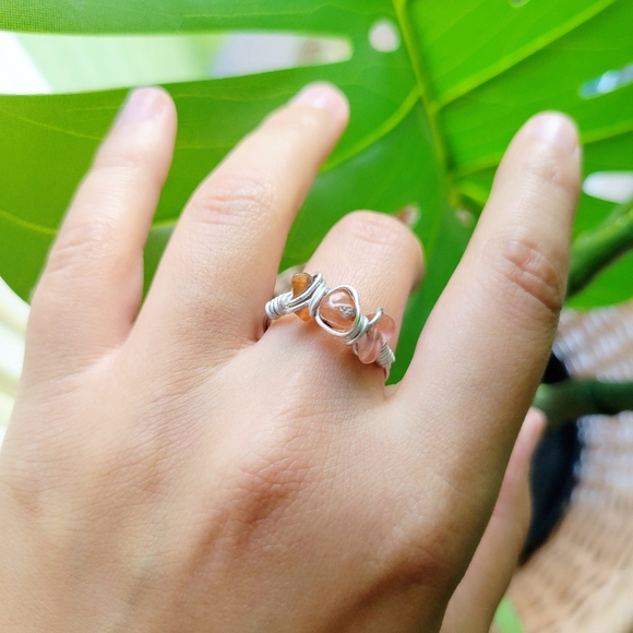 Dainty Handmade Silver 3-Stone Wire Ring, size 7.5 - Picture 5 of 7